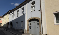 Zinshaus Renditeobjekt - 7000, Eisenstadt - Gepflegtes, kleines Zinshaus in der Nähe des Schloßes mit charmantem Gewölbekeller und schönen Terrassen!