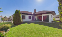 Haus - 2413, Berg - Gepflegtes Einfamilienhaus mit Garten, Garage & Keller in 2413 Berg