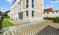 Wohnung - 2000, Stockerau - Traumhafte 148m² Gartenwohnung | Schlüsselfertig | Ziegelmassiv-Bauweise | Eigengärten | KFZ-Stellplätze + Lademöglichkeit E-Autos | PROVISIONSFREI
