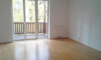 Wohnung - 2000, Stockerau - 3 Zimmer mit Balkon und Grünblick im  Zentrum