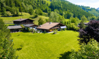 Haus - 5721, Piesendorf - Weitläufiges, saniertes Anwesen mit Hallenbad und Panoramablick in Ruhelage