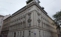 Wohnung - 1040, Wien - Ihr Projekt in Wieden! Altbau-Charme mit enormem Gestaltungspotenzial