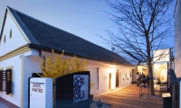 Haus - 7344, Stoob - EINZIGARTIGES Architekturjuwel im revitalisierten Bauernhaus mit spektakulärem Zubau, uneinsehbarem Innenhof, Gartenparadies, Pool und Sauna in Stoob!