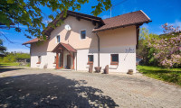 Haus - 9535, Schiefling - „Seltene Landgut-Liegenschaft nahe Wörthersee: Bauernhaus mit Stallung und rund 9,56 ha Grundbesitz“