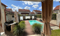 Haus - 2460, Bruckneudorf - Charmantes Reihenhaus mit Pool & Top-Ausstattung