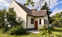 Haus - 2084, Weitersfeld - Wer schenkt mir wieder Leben, liebt die Natur und schreibt meine Geschichte weiter?