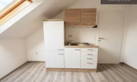 Wohnung - 8010, Graz - | CHARMANTE DACHGESCHOSSWOHNUNG | HELL & ZENTRAL | 4. OG | IDEAL FÜR SINGLES & STUDENTEN | TOP LAGE | NÄHE UNI
