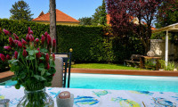 Haus - 1230, Wien - Stilvolles Wohnen in Mauer mit Pool, großzügiger Terrasse und privatem Gartenambiente | ZELLMANN IMMOBILIEN