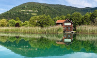Haus - 9551, Bodensdorf - Faszinierendes Seehaus am Ossiacher See am Fuße des Schiberges Gerlitzen  