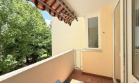 Wohnung - 3400, Klosterneuburg - RUHELAGE in Klosterneuburg - Sanierungsbedürftige 3 Zimmerwohnung mit Loggia und Grünblick