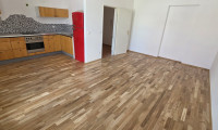 Wohnung - 2401, Fischamend - Helle und ruhige Wohnung im 2.Liftstock - neu saniert