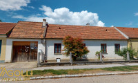 Haus - 2404, Petronell-Carnuntum - Charmantes Einfamilienhaus mit Potenzial in ruhiger Sackgasse von Petronell-Carnuntum