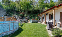 Haus - 2473, Potzneusiedl - Entzückendes Einfamilienhaus mit 4 Zimmern, eigenem Waldstück und gepflegtem Sonnengarten