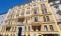 Wohnung - 1040, Wien - Altbaujuwel im 4. Bezirk: Toplage, sehr attraktiver Einstiegspreis & enormes Wertsteigerungspotenzial