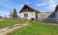 Haus - 2033, Dürnleis - Budgetfreundliches Renovierungshaus, barrierefrei – Ihre Ideen sind gefragt!