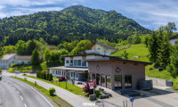 Halle / Lager / Produktion - 9602, Thörl-Maglern-Greuth - Vielseitige Gewerbeimmobilie mit Gastronomie, Gewerbeflächen & vermieteten Wohnungen nahe der italienischen Grenze