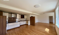 Wohnung - 2500, Baden - Charmante 4-Zimmer Wohnung mit 140 m² Garten in Leesdorf