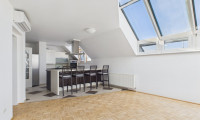 Wohnung - 1210, Wien - Großzügige 4-Zimmer-DG-Maisonette-Whg. auf 2 Ebenen in Stammersdorf mit Stellplatz – 137m² für 339.000 €!