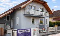 Haus - 2700, Wiener Neustadt - Einfamilienhaus mit Salzwasserpool, Garten und viel Raum für Ihre Wohnideen
