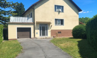 Haus - 2431, Enzersdorf an der Fischa - Charmantes Mehrfamilienhaus mit großem Potenzial in ruhiger Lage nahe dem Reisenbach – 150 m² Wohnfläche auf 693 m² Grundstück