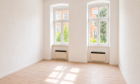 Wohnung - 1160, Wien,Ottakring - Sanierungsbedürftige, helle 2-Zimmer-Altbauwohnung in Bestlage des 16.Bezirks I Wattgasse