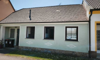 Haus - 2074, Unterretzbach - RETZERLAD, idyllischer Innenhof, fantastischer Weinkeller