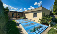 Haus - 2491, Hornstein - modernisiertes Ferienhaus mit Garage und Gartenhäuschen auf Pachtgrund in Neufeld am See zu verkaufen