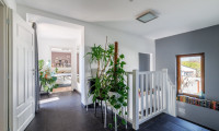 Haus - 2422, Pama - Familientraum in Pama: 6 Zimmer, Doppelgarage, Garten, Terrasse und Balkon