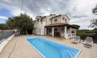 Haus - 52244, Poreč - Großzügiges Apartmenthaus in Poreč mit Garten, Solar, 11 Zimmern & 3 Terrassen!