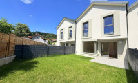 Haus - 2534, Alland - ERSTBEZUG-REIHENHAUS mit Eigengarten und 2 Parkplätze – modernes Wohnen auf höchstem Niveau