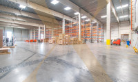 Halle / Lager / Produktion - 4060, Leonding - Großzügige Gewerbefläche mit Hochregallager in Leonding! TEILBAR! Büroflächen vorhanden!