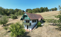 Haus - 7540, Glasing - '' BEZAUBERNDES UNIKAT '' - Glasing ! Charismatisches Kellerstöckl in hinreissender Lage !! Gepflegtes Original mit ca. 10.500 m2 arrondiertem Eigengrund !!