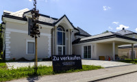 Haus - 2483, Ebreichsdorf - Sanierungsbedürftige Villa im Wohnpark Aqualina - Wir unterstützen bei der Fertigstellung - Preis VB