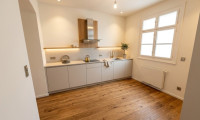 Wohnung - 1160, Wien - Charmante 2-Zimmer-Altbauwohnung mit baubewilligter Balkonoption & Entwicklungspotenzial