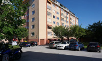 Wohnung - 5020, Salzburg - Sanierungsbedürftige 3-Zi-Wohnung mit Loggia in Salzburg-Lehen
