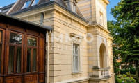 Wohnung - 2500, Baden - Vollsaniertes 2-Zi-Souterrain mit Stellplatz in Stilvilla