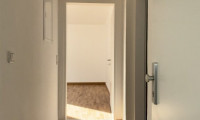 Wohnung - 4400, Steyr - L(i)ebenswerter Neustart in Steyr Münichholz: stilvoll sanierte Wohnung mit ebenerdiger Dusche, hochwertigen Böden und großzügiger Raumaufteilung – perfekt für Zwei!