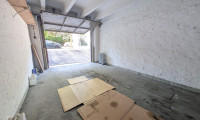 Immobilie - 1130, Wien,Hietzing - EINZELGARAGE - Gut geschnittene Garage mit eigener Zufahrt
