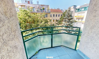 Wohnung - 1180, Wien - Komplett hof- und südseitige 3-Zimmer-Loggia-Wohnung im 4. Liftstock nahe Aumannplatz