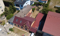Haus - 2231, Strasshof an der Nordbahn - Großzügiges 8-Zimmer-MFH mit Garten, Garage & Wintergarten in Strasshof – Top Lage!