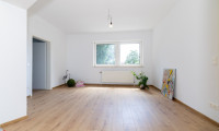 Büro / Praxis - 2320, Schwechat - Schwechat - 155 m² Bürogebäude/Mitarbeiterwohnhaus