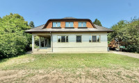Haus - 2261, Angern an der March - GROßZÜGIGES EINFAMILIENHAUS mit Garten, Terrasse & Garage in Angern a.d. March – Renovierungsprojekt!
