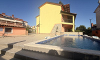 Haus - 52203, Medulin - EXKLUSIVE LUXUSVILLA MIT POOL IN MEDULIN