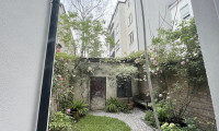 Wohnung - 1170, Wien - U-Bahn-Nähe U3 und U6! 3-Zimmer-Altbau-Wohnung mit Atelier und Eigengarten in generalsaniertem Gründerzeithaus