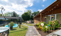 Haus - 2320, Schwechat - Sehr gepflegtes Wohnhaus mit Garten, Pool & Wellnessbereich in Schwechat