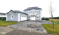 Haus - 2483, Ebreichsdorf - Exklusive Villa in Ebreichsdorf: Ihr Traumhaus mit Garten, Pool und 5 Zimmern!