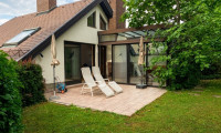 Haus - 3420, Kritzendorf - Herrliche Grünruhelage am Ortsrand von Kritzendorf: Charmantes Einfamilienhaus mit großem Hanggarten, ebenerdiger Terrasse, 3 Zimmern, Wintergarten, Sauna, 3 Kellerräumen und Stellplatz!