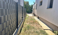 Haus - 2231, Strasshof an der Nordbahn - Modernes 4-Zi-Haus mit Garten, Terrasse, Garage & Loggia in Strasshof um 412.000 €