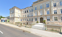 Wohnung - 4600, Wels - Großzügige und leistbare 3-Zimmer-Wohnung mit Parkplatz in angenehmer Wohnlage in Wels - Teilsanierung !
