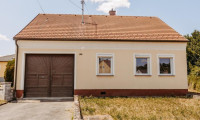 Haus - 2145, Hausbrunn - Landhaus mit Typisch Weinviertler "Trett´n